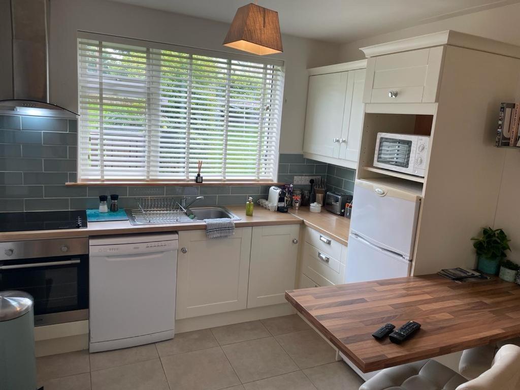 Beautiful One Bedroom Apartment In Galway City Exterior foto